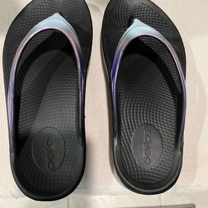 Oofos Calypso Recovery Sandals